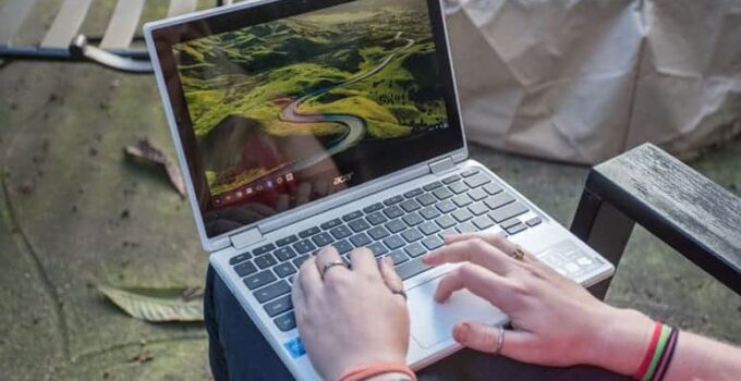Best Cheap Laptops Under 200