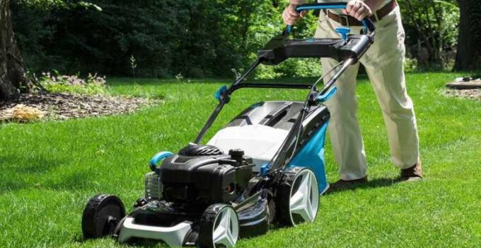 10 Best Self Propelled Lawn Mower Under $300 2022 – Reviews