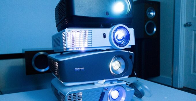 7 Best Projector Under $200 2023 – Detailed Guide