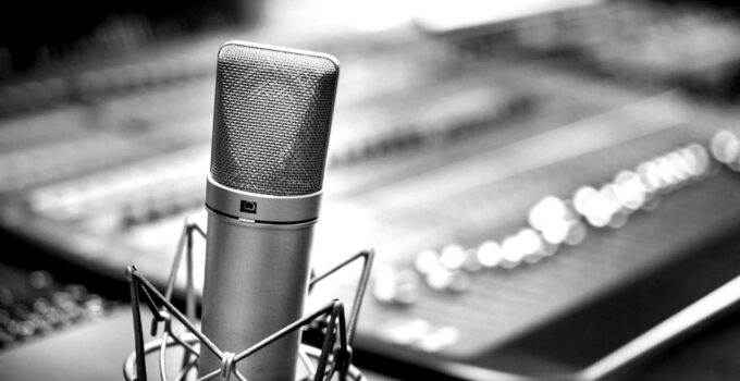 7 Best Microphones For Voice Overs In 2023 – Top Picks
