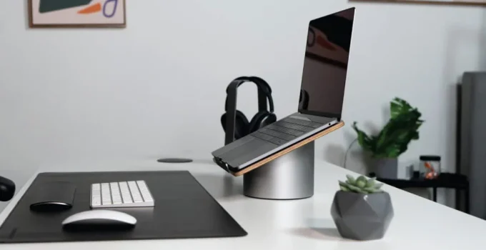 10 Best Desk Accessories for Your Home Office 2023